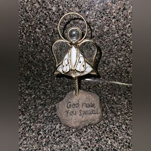 Stained Glass Bobbing Angel Stone Figure. 